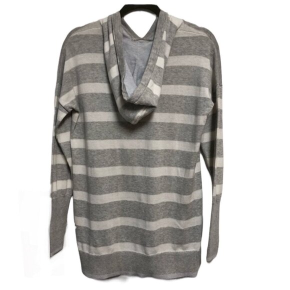 Tahari hooded sweater Women’s gray & white striped size medium - Picture 2 of 8